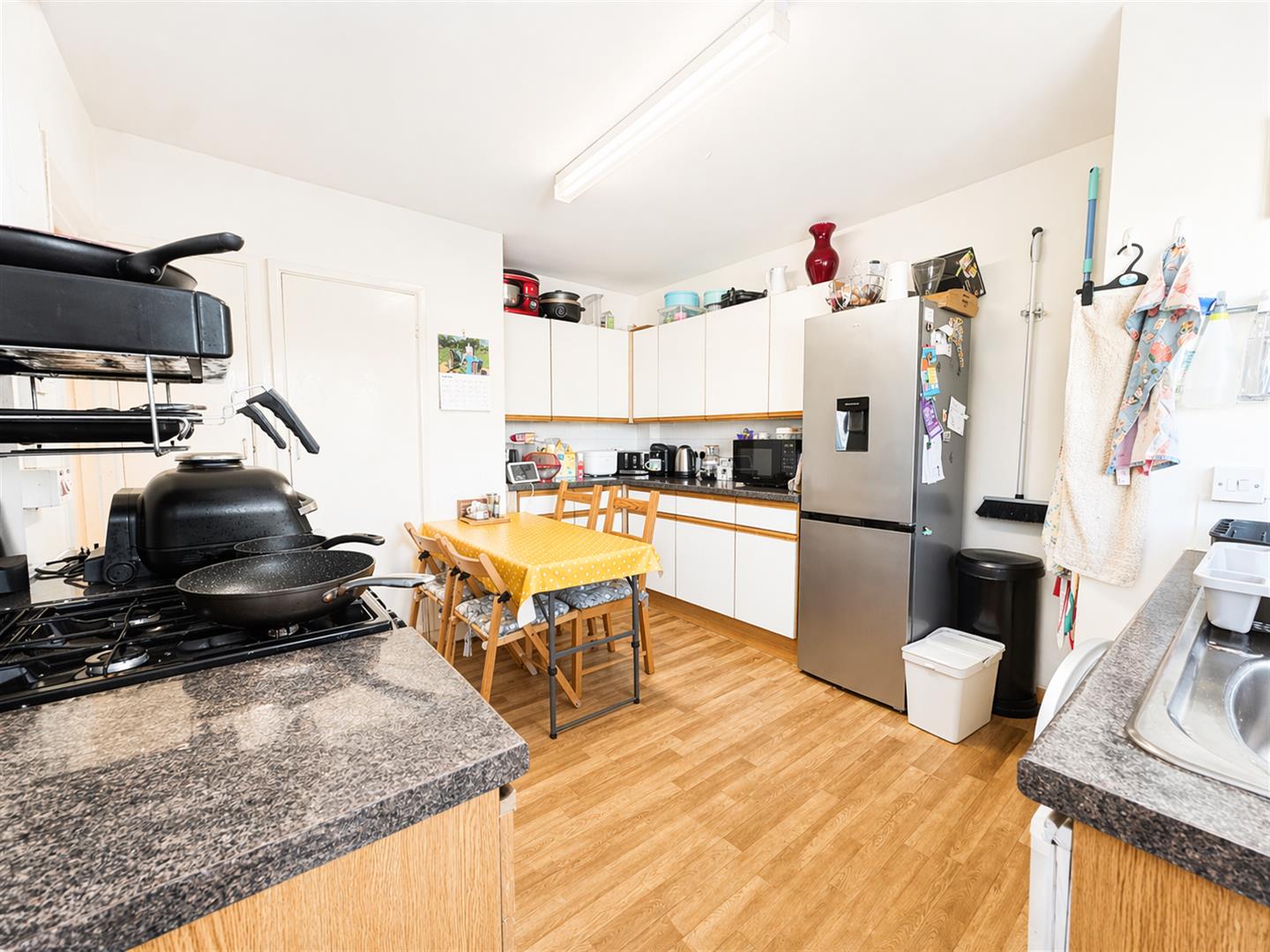3 bed property in Cheam Village, Cheam, Sutton